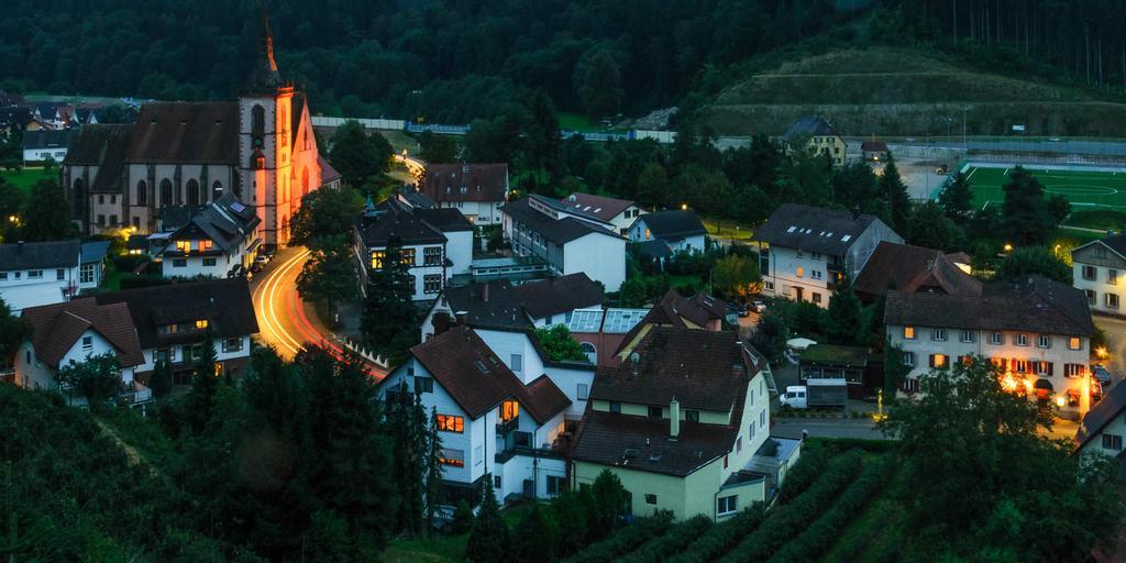 Gasthof Und Pension Zum Kreuz Lautenbach Exterior foto